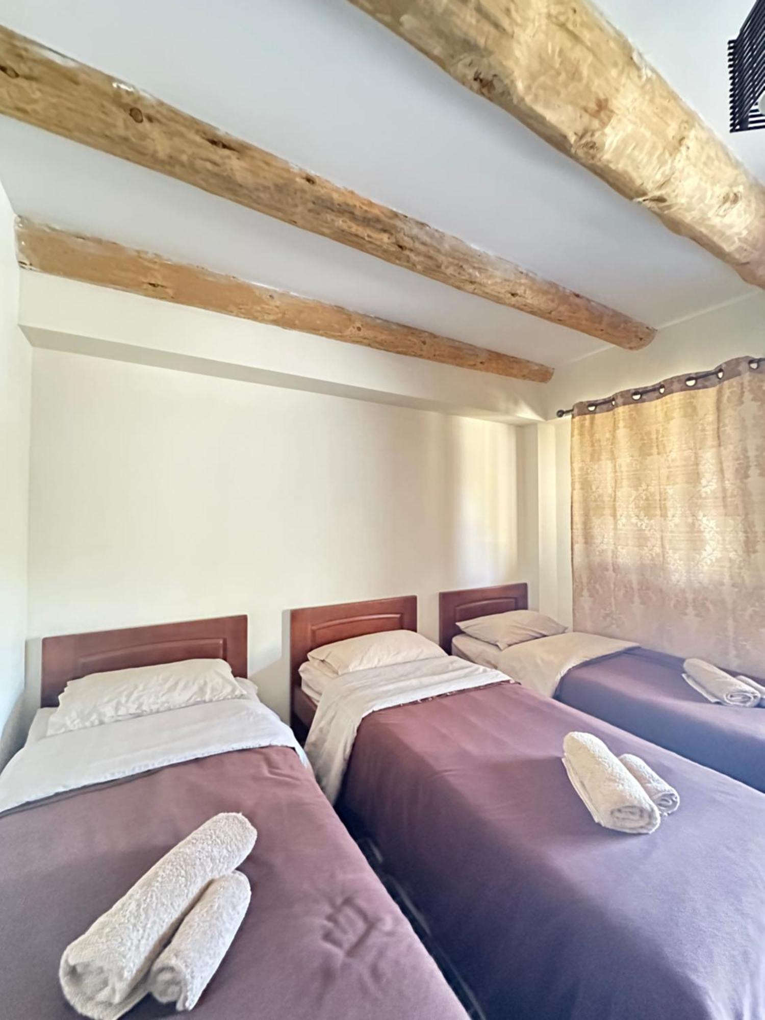 Guesthouse Lasharai Omalo Ngoại thất bức ảnh
