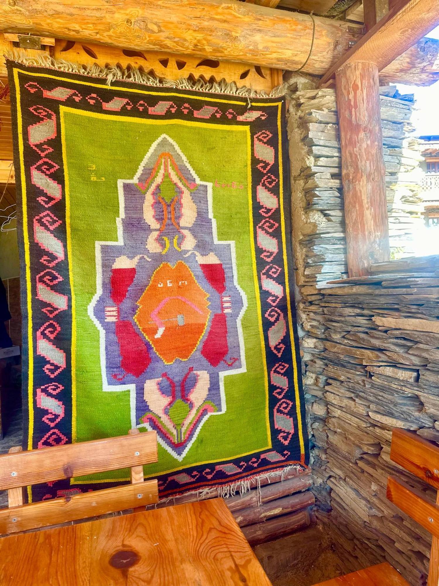 Guesthouse Lasharai Omalo Ngoại thất bức ảnh