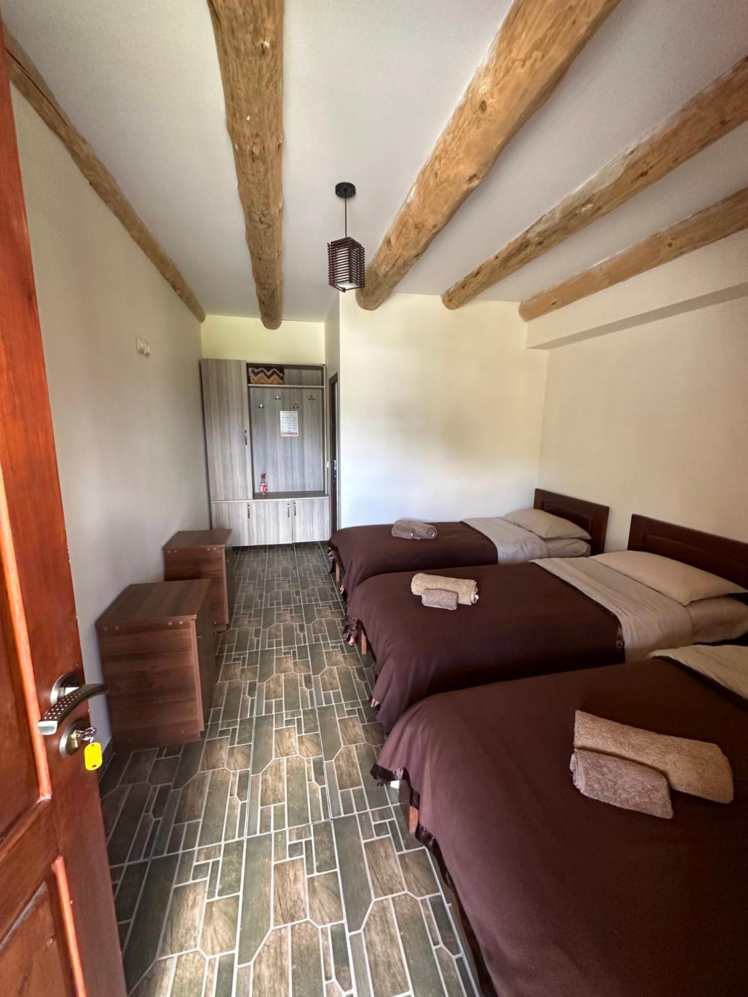 Guesthouse Lasharai Omalo Ngoại thất bức ảnh