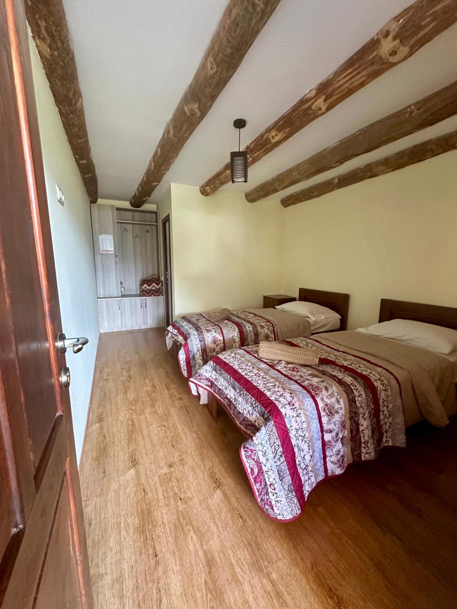Guesthouse Lasharai Omalo Ngoại thất bức ảnh
